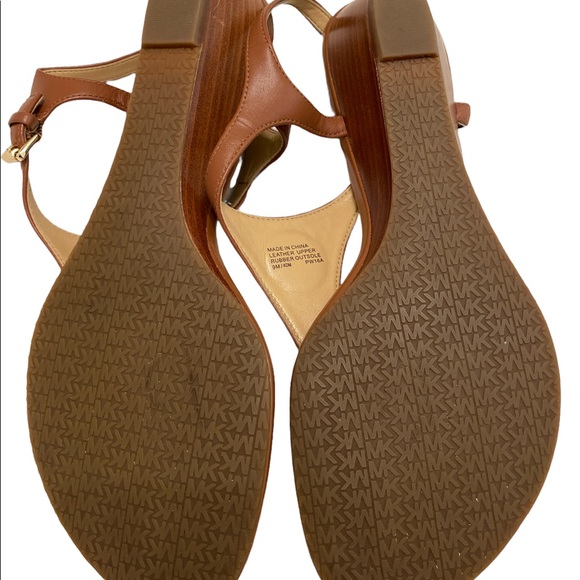 Michael Kors Sandle - Picture 4 of 7